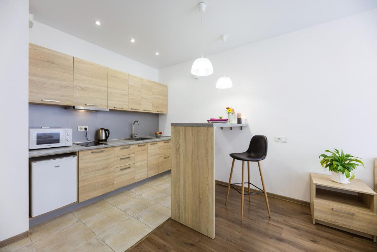 Nyvky Like Home - Studio - Apt 20 Kiev Dış mekan fotoğraf