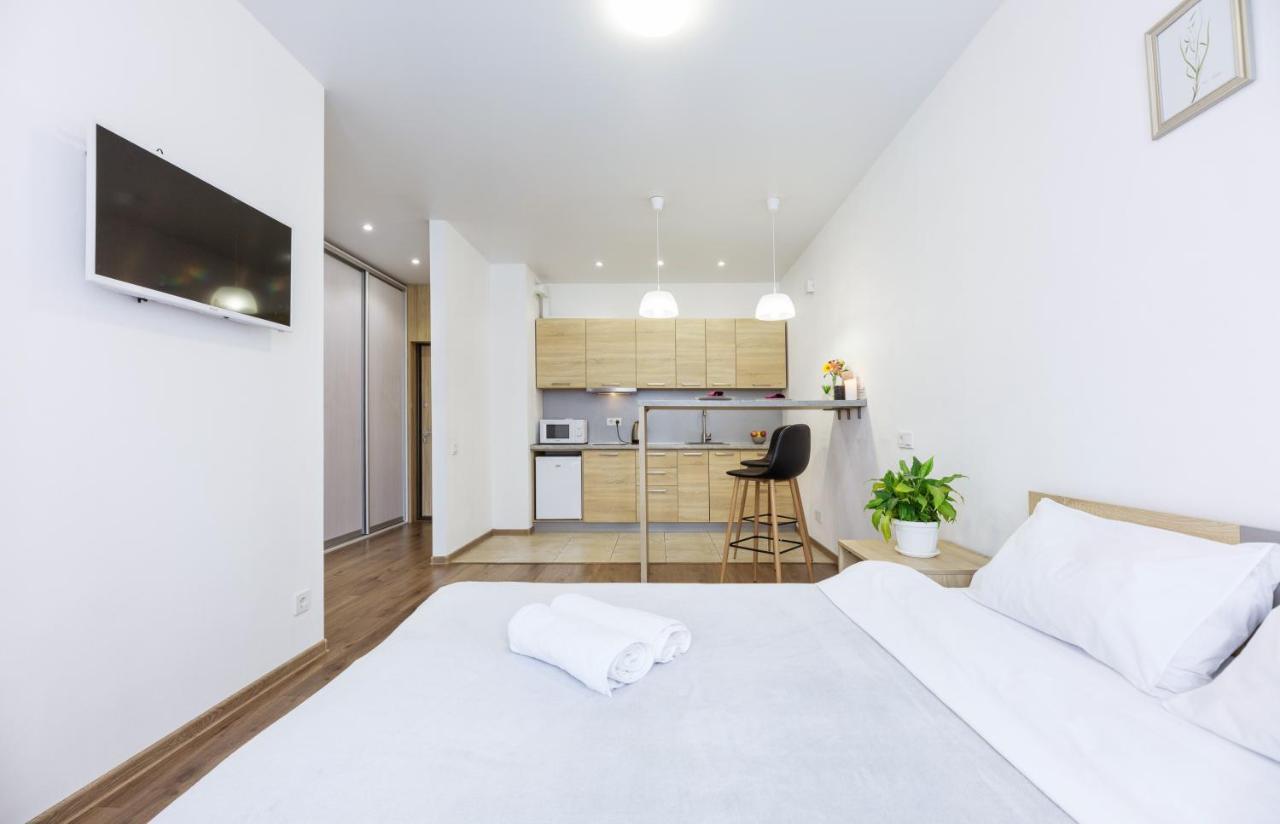 Nyvky Like Home - Studio - Apt 20 Kiev Dış mekan fotoğraf
